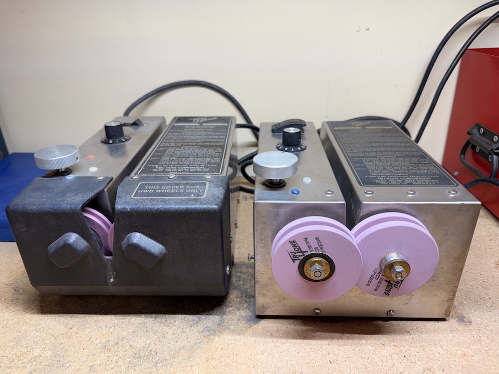 Foredom Bench Lathe Dual wheel diamond grinder for sharpening scissors, shears, knives, clipper blades, etc.