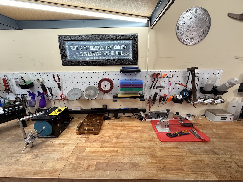 Shear sharpening work station